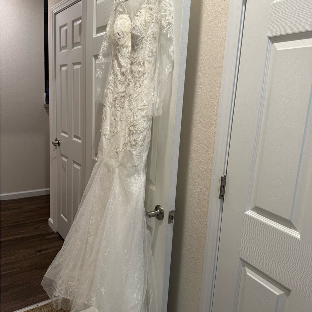 Elegant Lace Wedding Dress